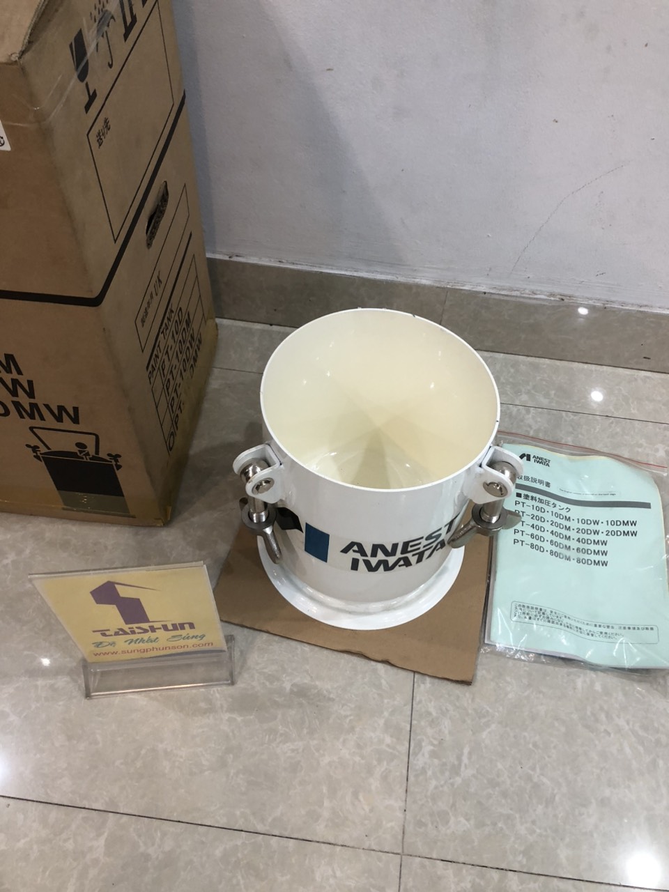 Nồi trộn sơn 10 lít dành cho sơn gốc nước Anest Iwata PT-10DMW